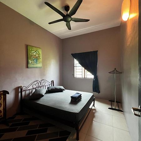 Taiping Homestay Husna Afina 外观 照片