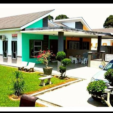 Taiping Homestay Husna Afina 外观 照片